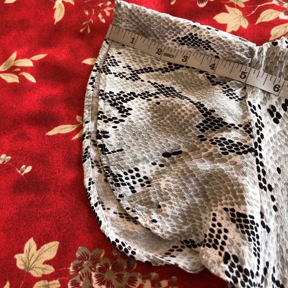 Eye-Catching Snakeskin Flutter Sleeve Tie-Front Blouse by Express XS - Picture 12 of 16
